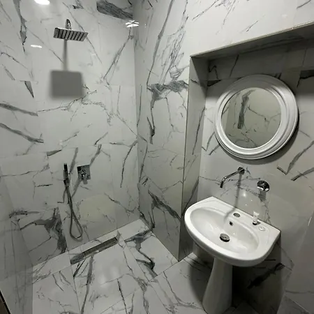 Fogadó Tirana Rooms