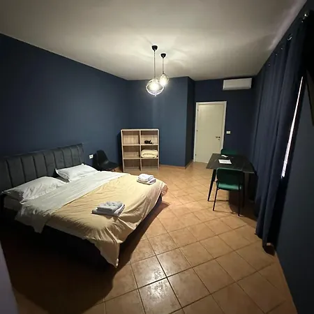 Tirana Rooms *