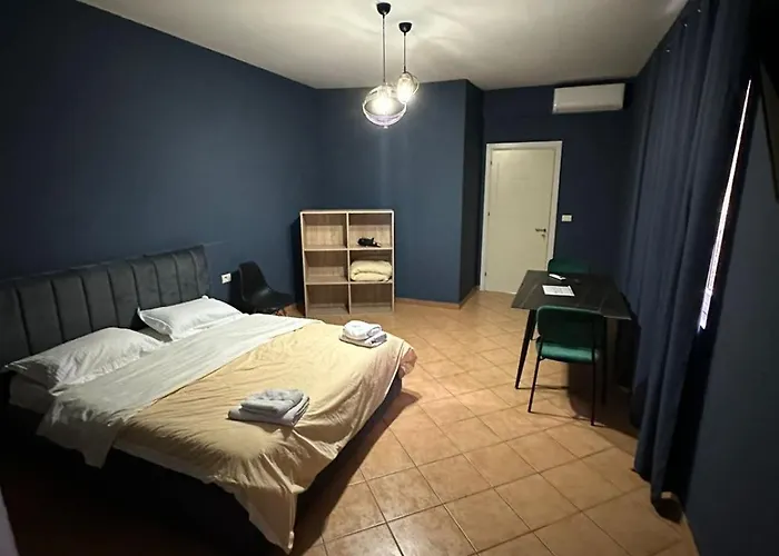 Tirana Rooms *